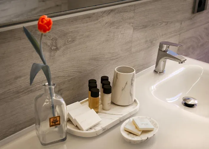 Belvedere 229 Lakeview *